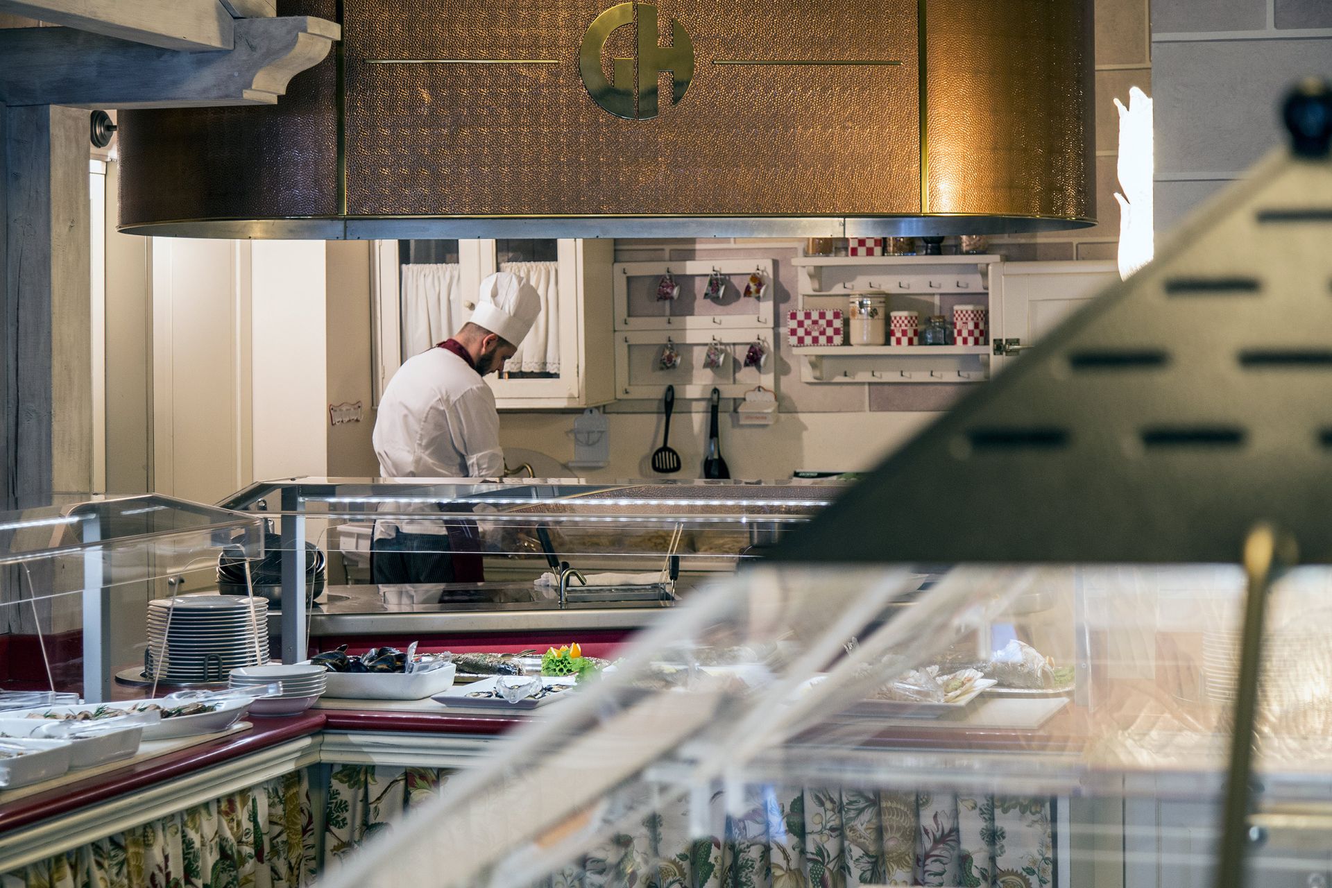 LIVE KITCHEN
