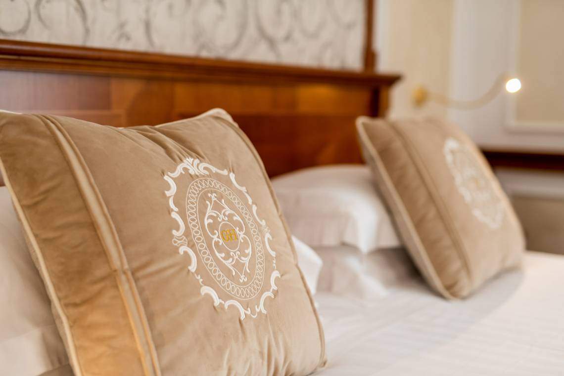 CAMERE & SUITE